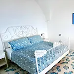 公寓式酒店 Relais Amalfi Coast 康加德马里尼